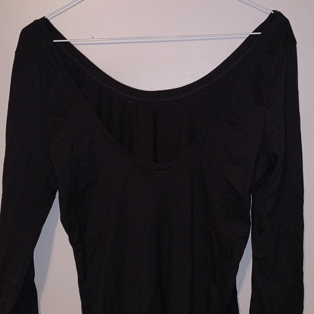 Fabletics Low Back Shirt - Picture 3 of 4